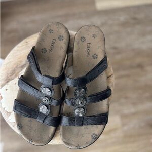 Taos Women's Black Strappy Slip On Sandals Button Accents Prize 3 US 10 EU 41